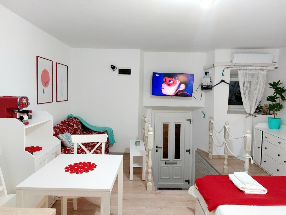 Sha La La - Charming, Unique Studio In A Historic Building Next To A Castle, Wifi, Smart Tv, Washer-Dryer Bakar Exterior foto