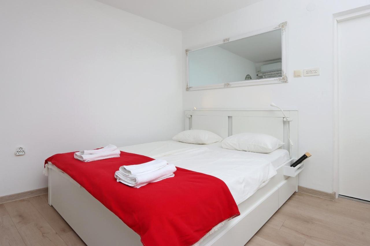 Sha La La - Charming, Unique Studio In A Historic Building Next To A Castle, Wifi, Smart Tv, Washer-Dryer Bakar Exterior foto