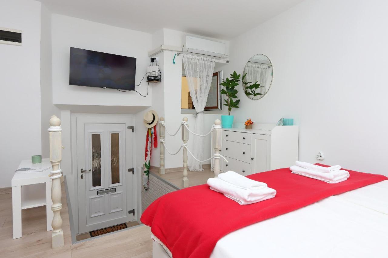 Sha La La - Charming, Unique Studio In A Historic Building Next To A Castle, Wifi, Smart Tv, Washer-Dryer Bakar Exterior foto