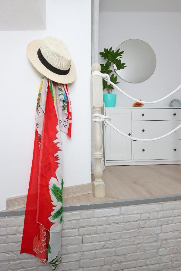 Sha La La - Charming, Unique Studio In A Historic Building Next To A Castle, Wifi, Smart Tv, Washer-Dryer Bakar Exterior foto